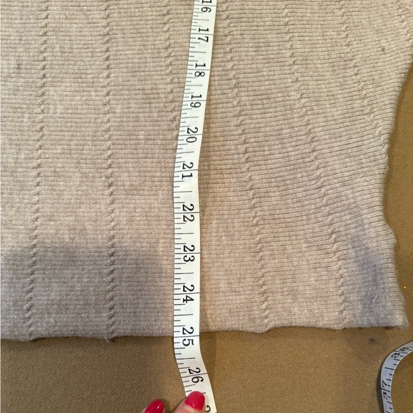 Cyrus Tan Raglan Sleeve Sweater- size small - Picture 11 of 11